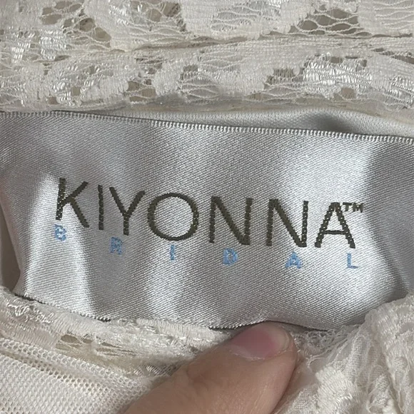 NWT Kiyonna Bridal Womens Elegant White Ruched Waist Wedding Gown Size 2X PLUS - Picture 3 of 14